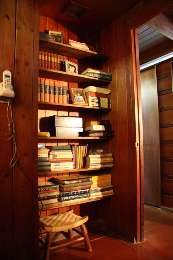 Built-in bookshelf in bedroom