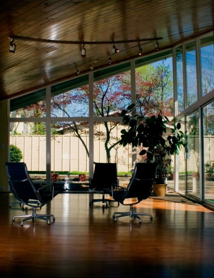 Paraboloid House living room