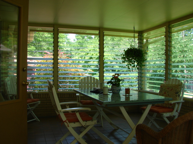 Built-in porch off kitchen