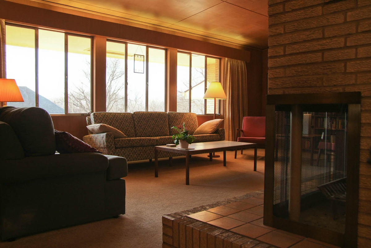 Living room facing northwest