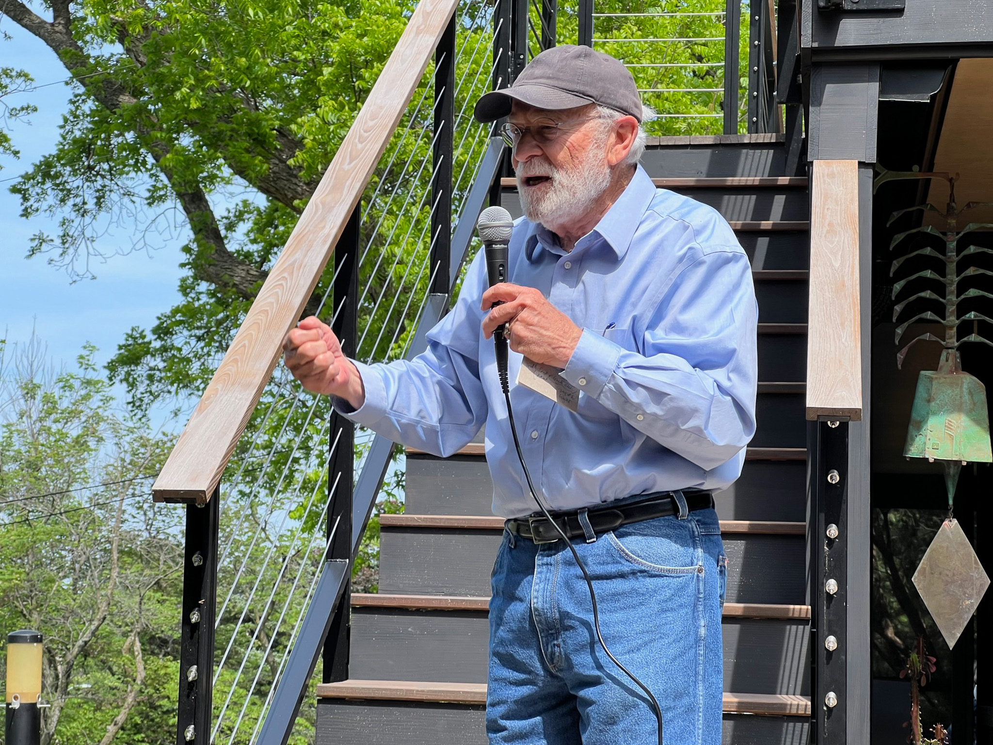 Architectural historian Dennis Domer talks about the McMinn House on Countryside Lane, May 21.